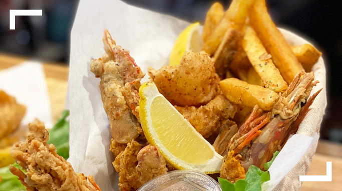 Fish and chips ret fra den heldige fisker i Lyngby Storcenter 